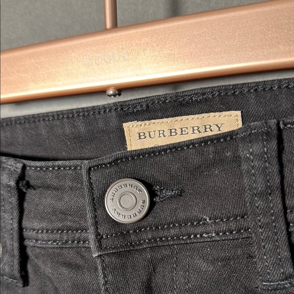 Burberry Women’s black denim pants, 28” waist, slight stretch, from tv Wardrobe - Picture 8 of 8